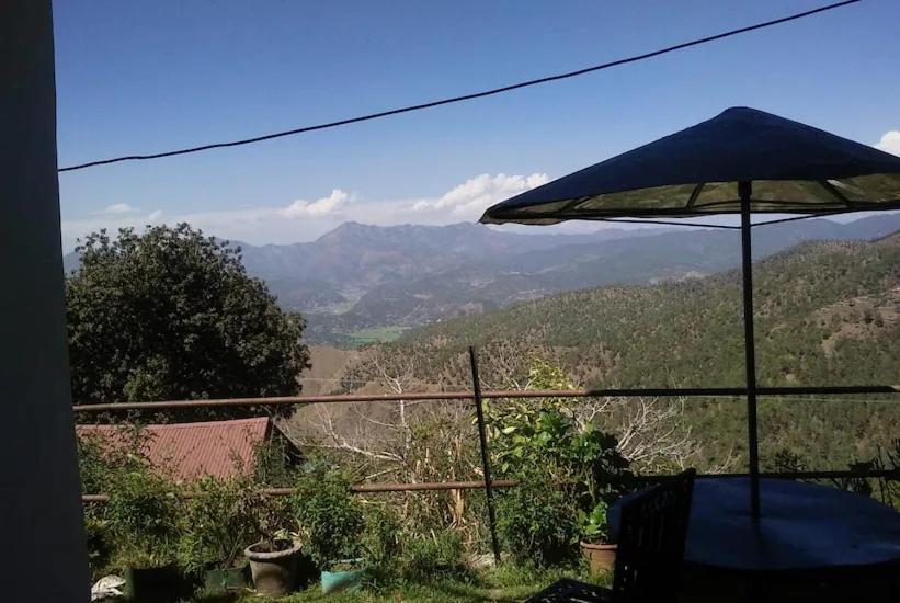 Hotel The Royal Mountain Ranikhet Exterior foto