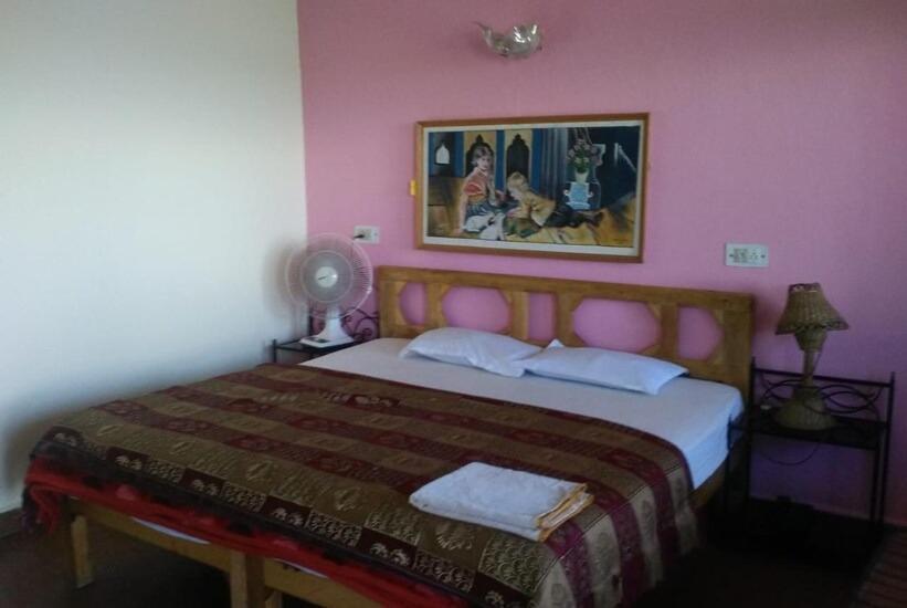 Hotel The Royal Mountain Ranikhet Exterior foto